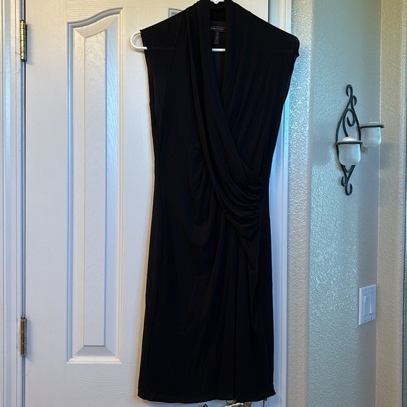 BCBGMaxAzria Dresses & Skirts - BCBG MaxAzria Women Size M Fitted Front Drape Pleat Midi Dress